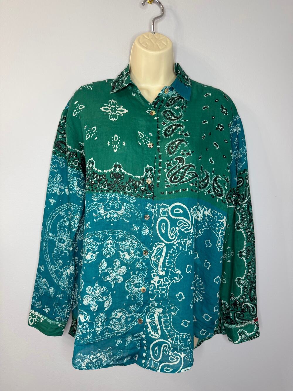 Johnny Was Workshop Blue Green Bandana Print Button Down Shirt Long Sleeve Sz XS